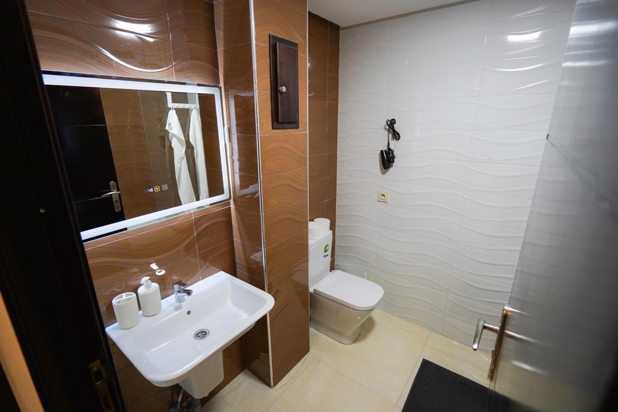 Appartement With Terasse 5 Min To Tanger Marina-Free Parking Buitenkant foto